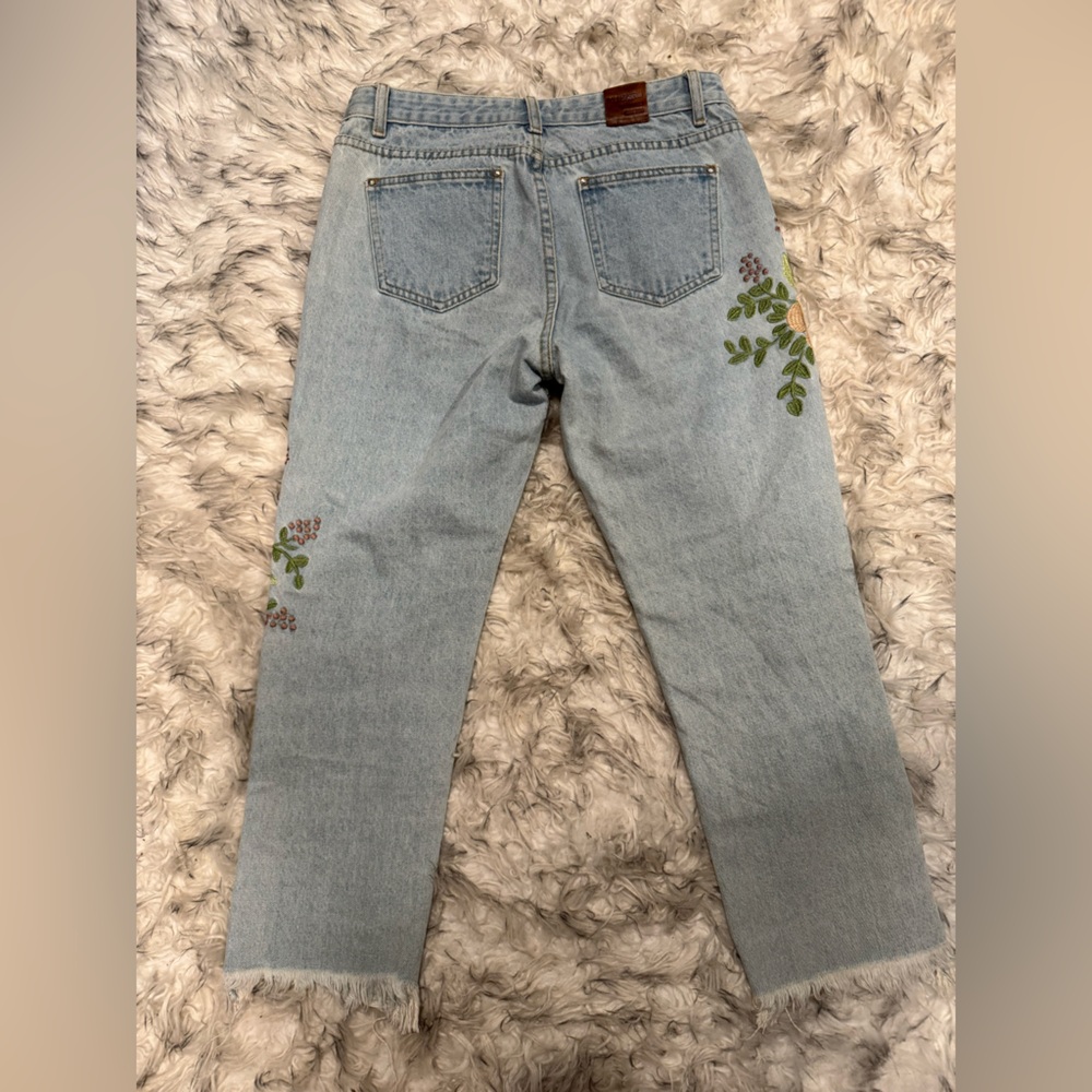 🌸NWOT- POL Blue and Pink Boyfriend Jeans with Distressed Floral Design🌸 - Picture 5 of 7